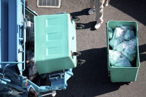 Safety features of a grab lorry during loading